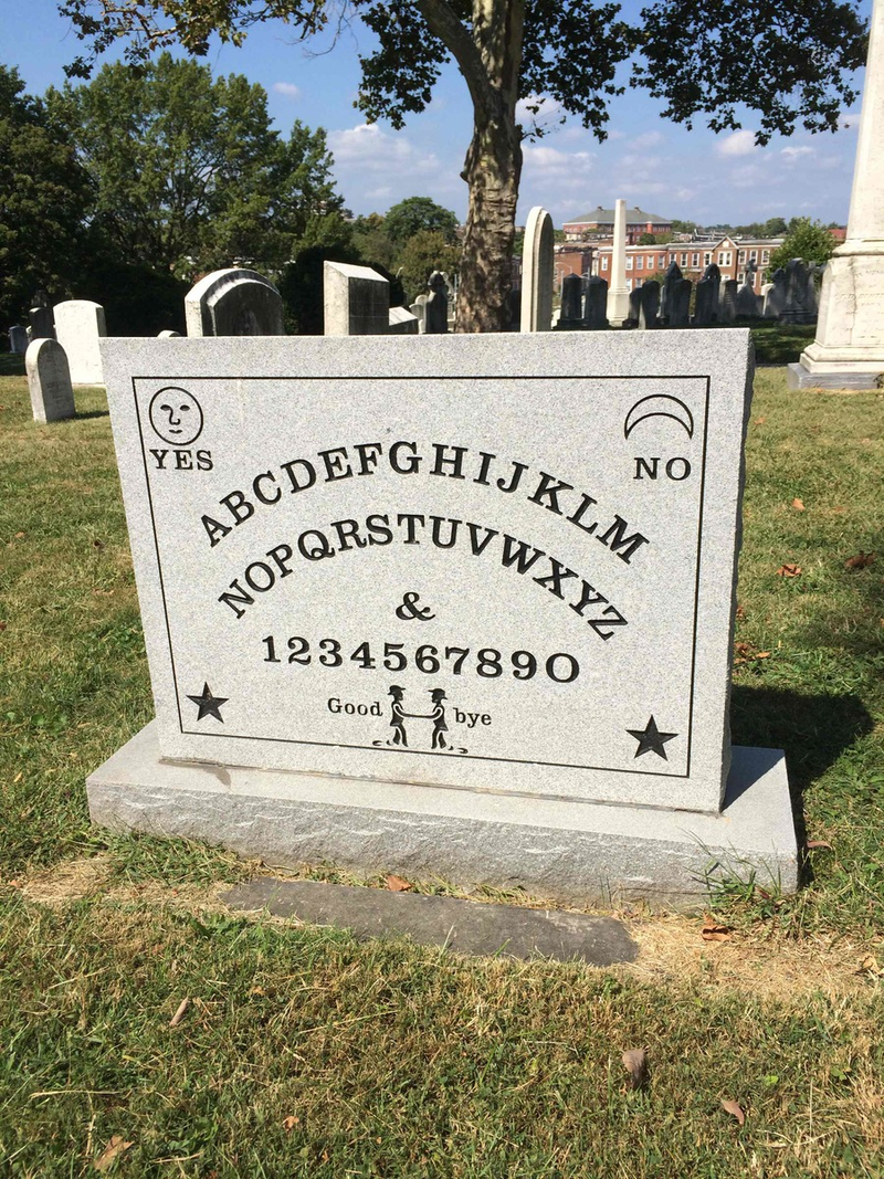 Illustration for article titled The Guy Who Patented the Ouija Board Has a Oujia Board Gravestone